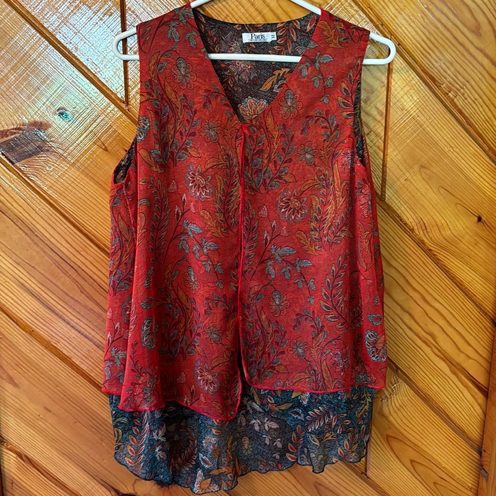 Paris Hues top
